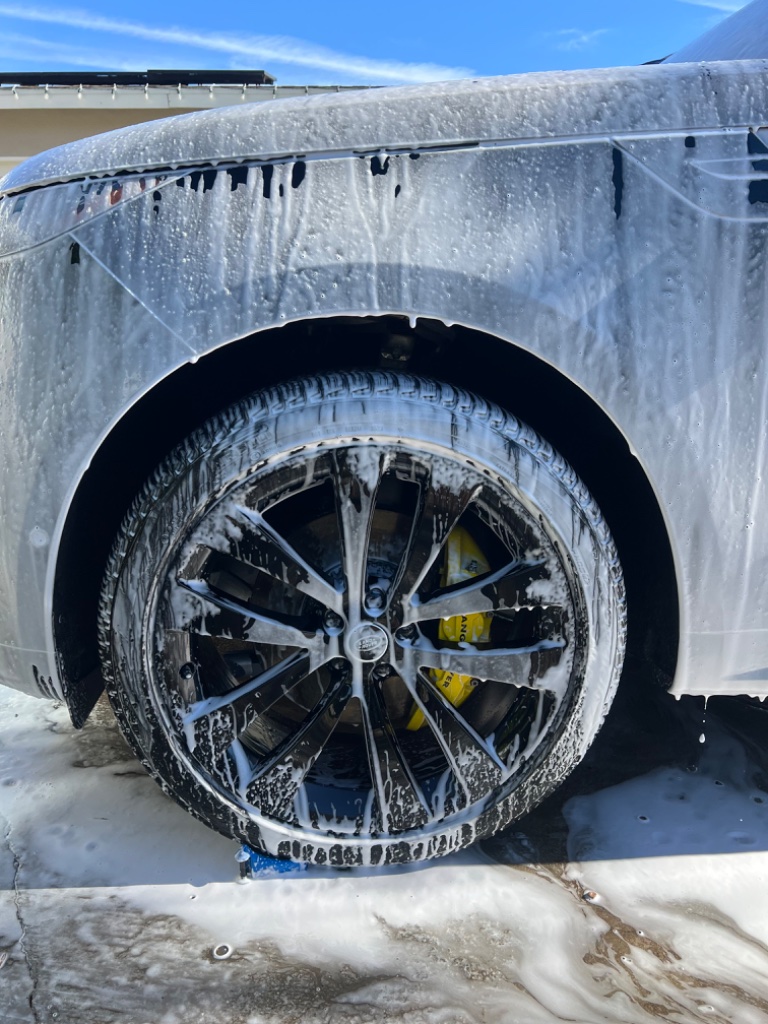 Range Rover rim detail